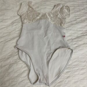 White Anna duo velvet yumiko